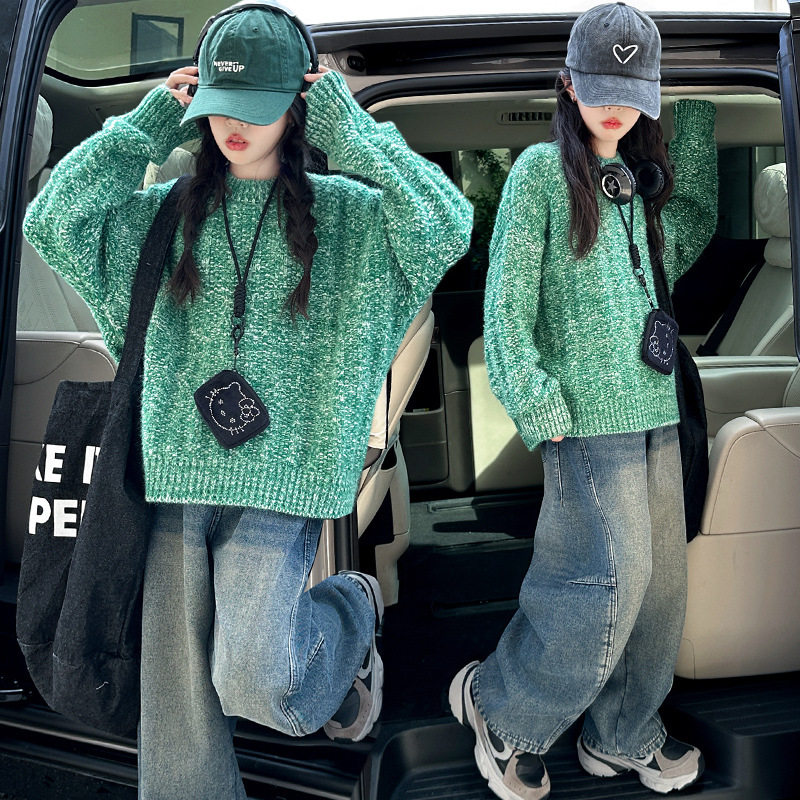 女童毛衣温柔风秋冬新款2025儿童软糯慵懒宽松针织衫圆领绿色加厚