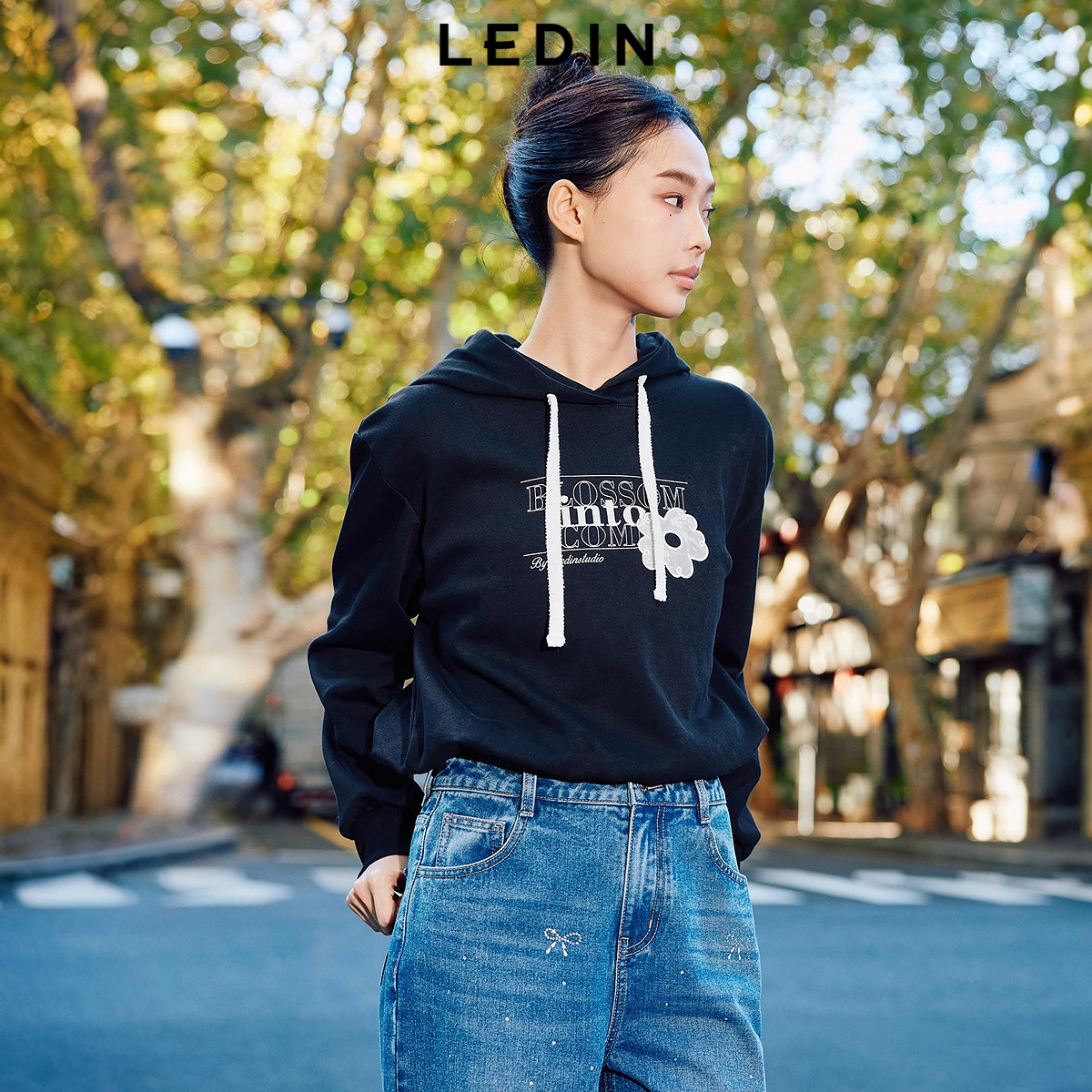 【商场同款】乐町2025春季新款字母小花短款卫衣外套女C1CRF1430*