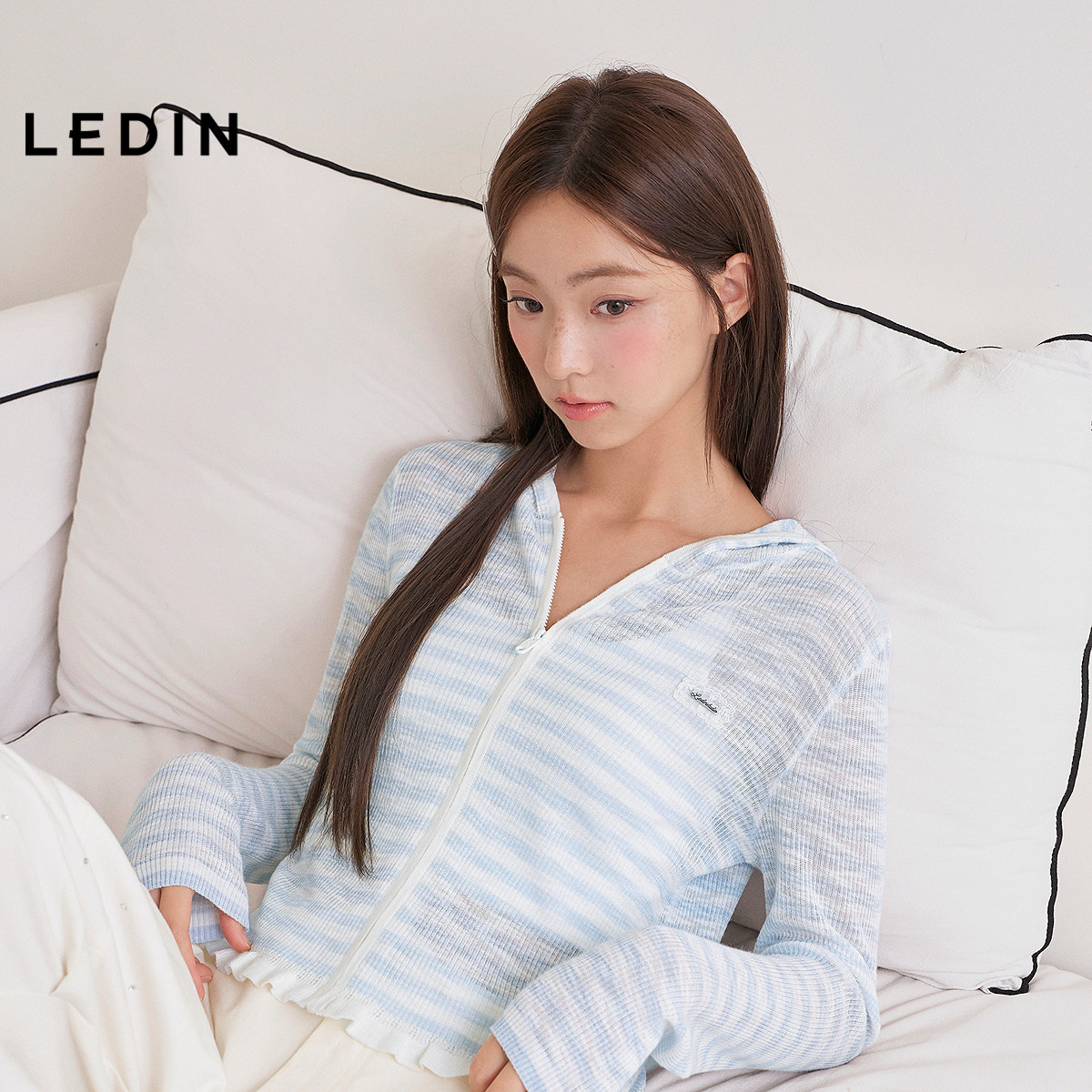 【商场同款】乐町蓝白条纹连帽开衫春新款花边毛针织衫C1EDF3221