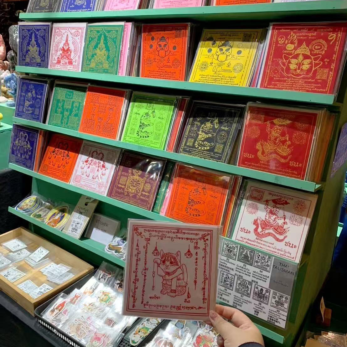 泰国清迈夜市猫咪符布贴守护神许愿招财猫宁曼路一号冰箱贴伴手礼