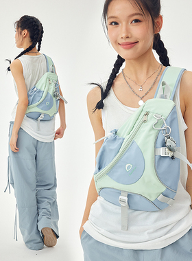 25年新款多巴胺斜挎包原创vintage运动休闲包弓箭包旅行背包学生