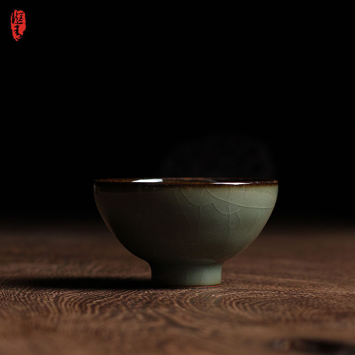 铁胎手工功夫茶杯龙泉市青瓷品茗杯冰裂纹托烧开片主人单杯吴育敏