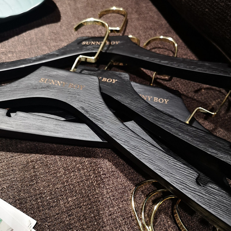 小众特别--拉丝黑实木衣架