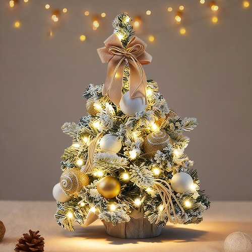 小型圣诞树圣诞节氛围出图摆件