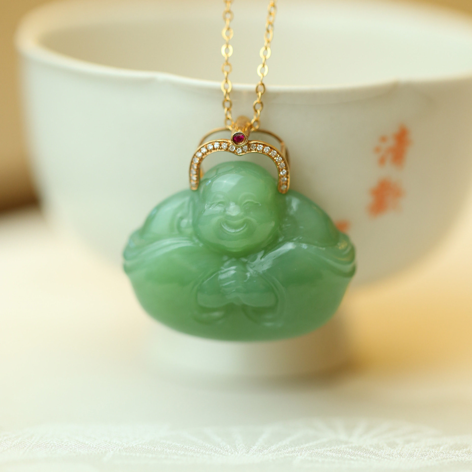 18K金天然碧玉佛公吊坠女镶嵌佛牌弥勒佛笑佛玉坠高级精致中国风