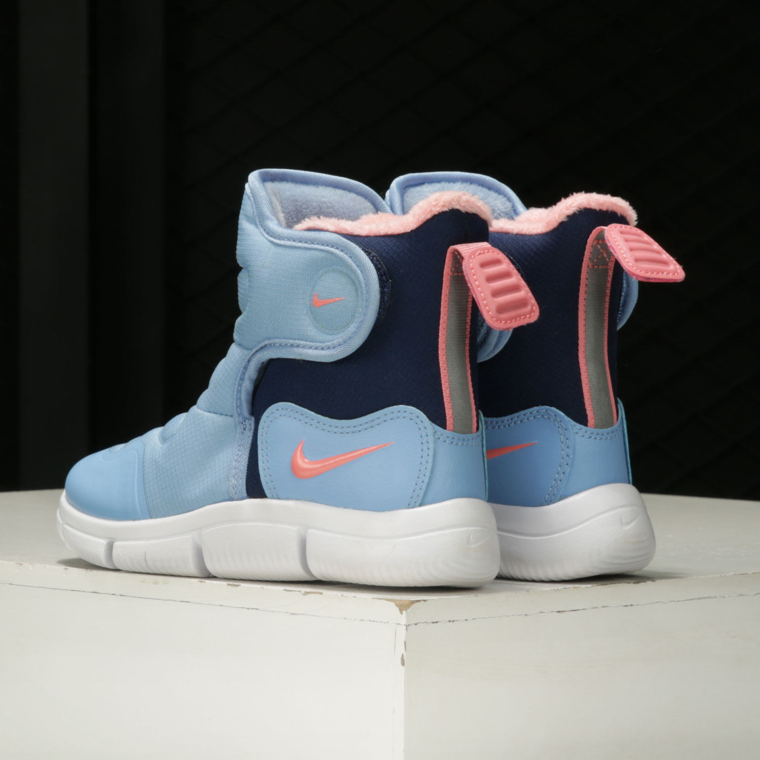 耐克婴童冬季加绒保暖运动短靴