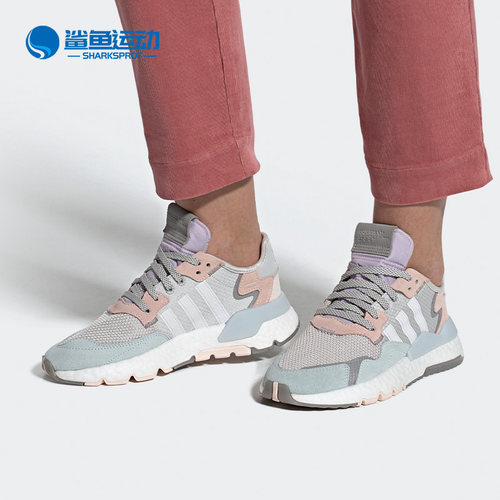 阿迪达斯女子经典运动鞋板鞋