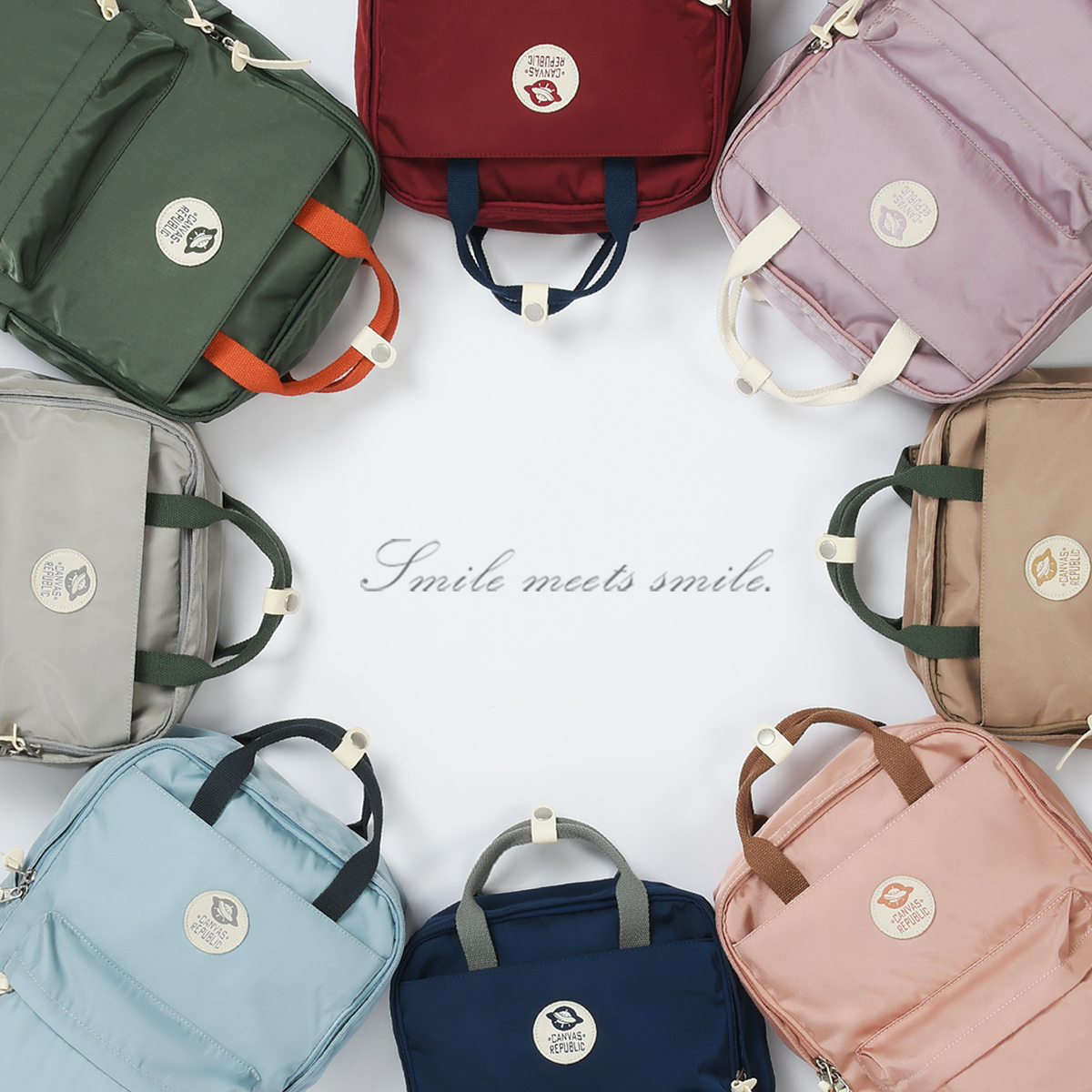 大容量多隔层双肩背包学生书包