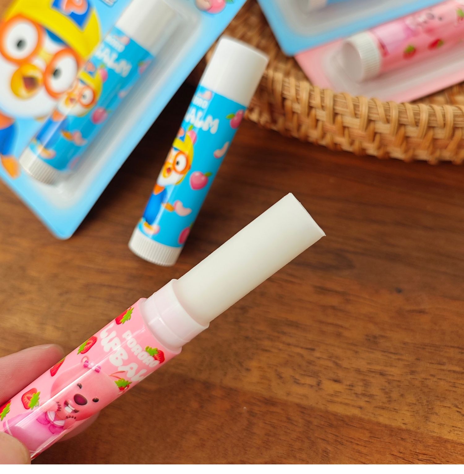 儿童润唇膏唇膏啵乐乐