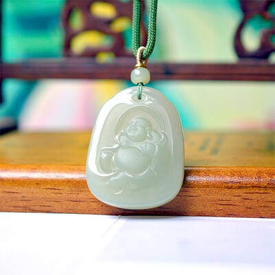 佩戴级和田玉青海料高冰浅晴水色细腻干净无结构吉祥佛牌子D15253