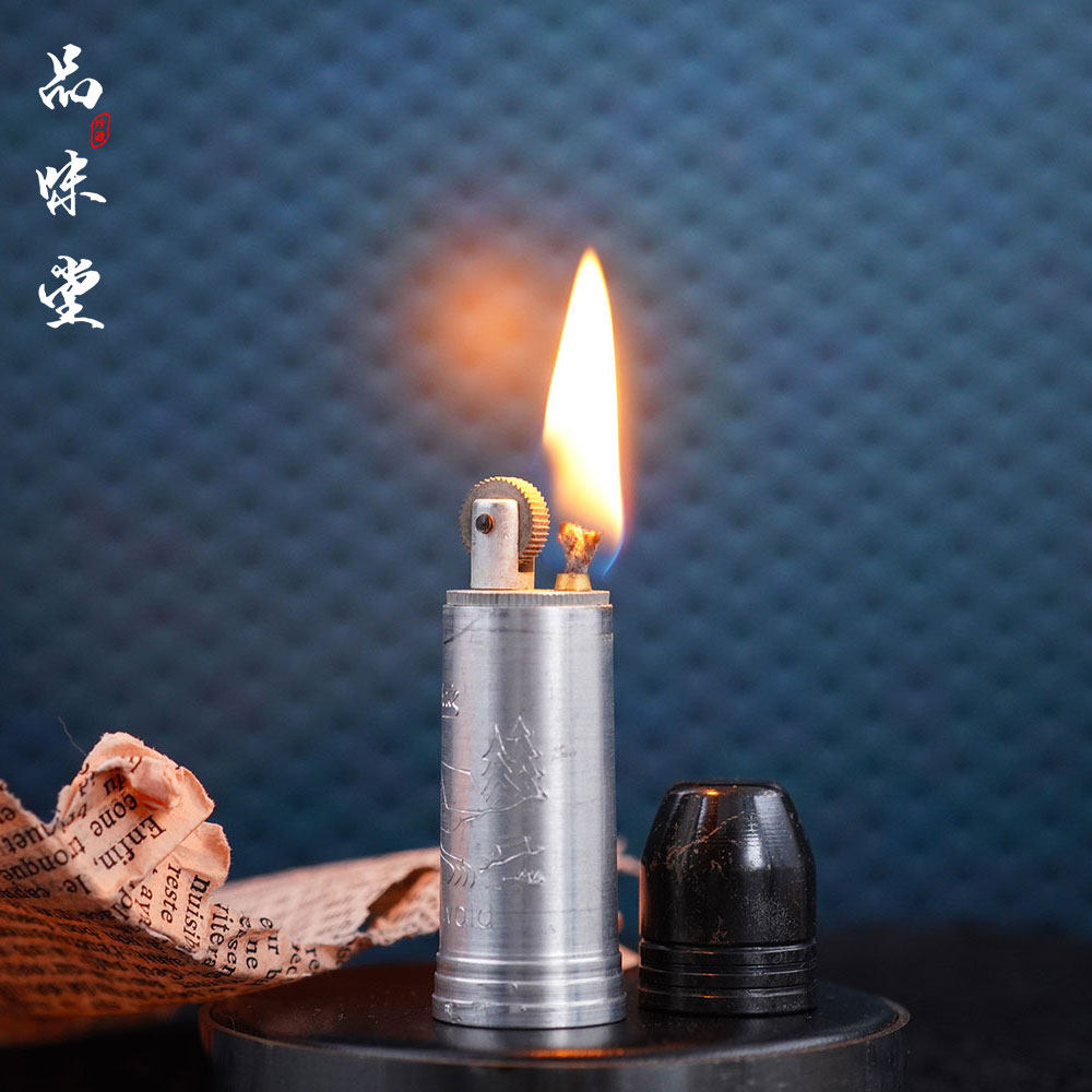 二战德国产子弹头铝制手工雕花煤油古董打火机密封战壕机三防个性