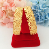 仿沙金四叶草龙凤手镯女复古镂空雕花新娘结婚装 饰品铜镀黄金镯子