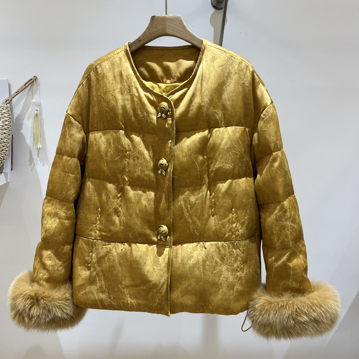 Cecil外套羽绒服(配真狐狸毛领可拆卸)(含50白鸭绒)TD-10121