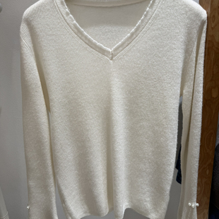 依诺仟金 含100绵羊毛 H13 针织保暖毛衣 Cecil钉珠V领修身