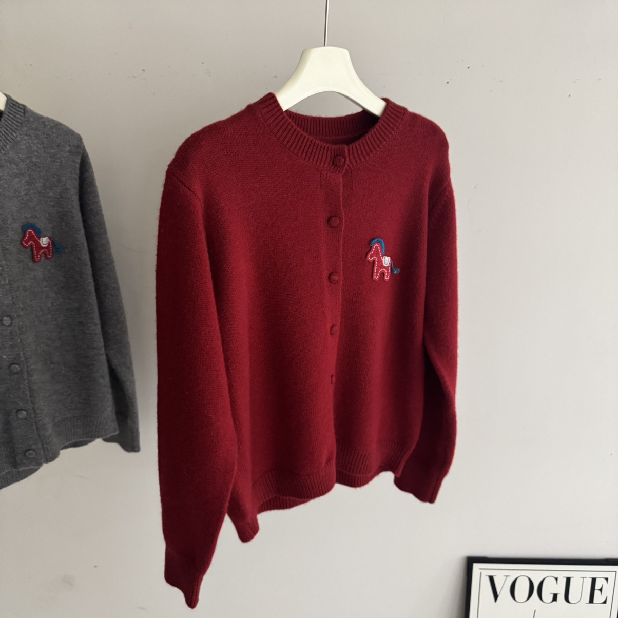 Cecil系小马刺绣2025冬季新款女松弛感简约百搭保暖毛衣3225