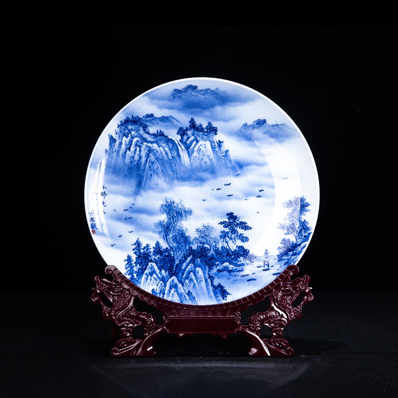 景德镇陶瓷新中式青花瓷流水瓷盘酒柜工艺品中式酒柜手绘山水挂盘