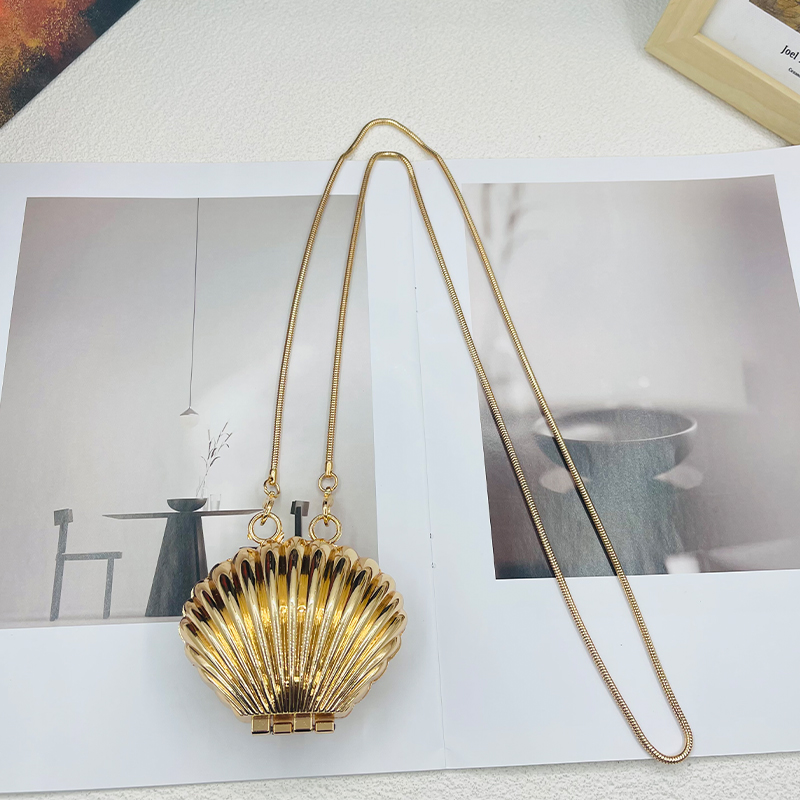 时尚气质迷你小包包女2025年新款潮金属贝壳装饰高级感单肩斜挎包