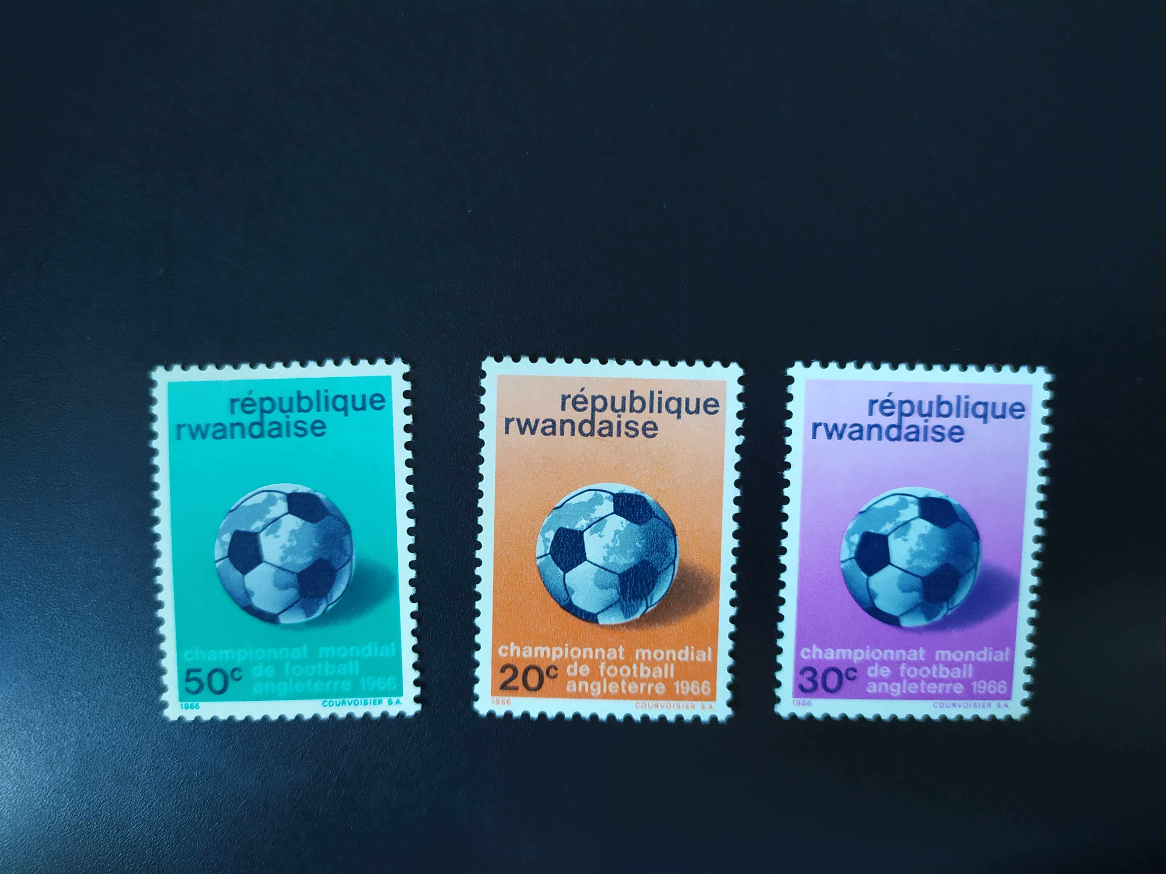 卢旺达1966年世界杯足球邮票3新