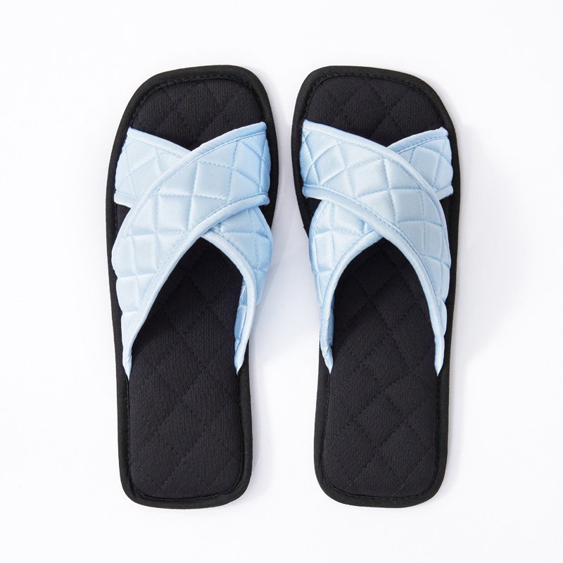 夏季真丝真皮情侣软底居家家用凉拖鞋室内防滑静交叉带漏脚趾透气