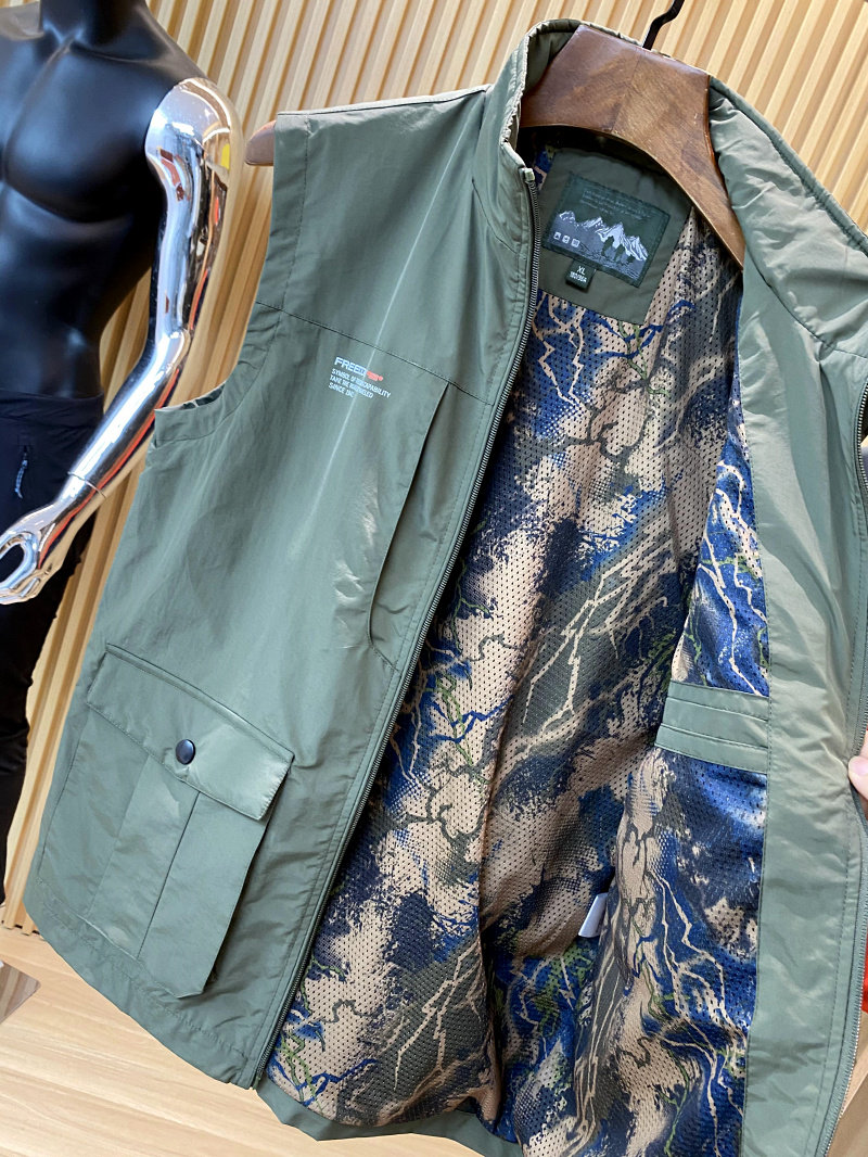 GO NORDIC  FOREIGN TRADE ORDER  MENS WATERPROOF AND BREATHABLE MULTI-POCKET TRENDY CARGO VEST VEST FISHING HORSE CLIP SUMMER