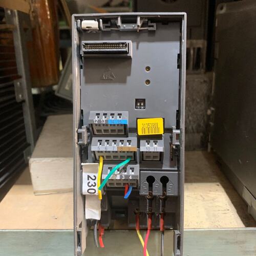 变频器6SE6420-2UC13-7AA16SE6420-2UC11-2AA16SE6420-2UC17-5AA1