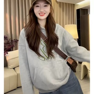 新款 美式 宽松休闲显瘦上衣 秋季 现货慵懒风灰色印花连帽卫衣女装