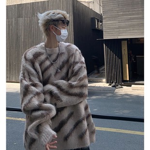 秋冬水貂绒条纹毛衣男圆领套头休闲潮牌日系复古痞帅青少年针织衫