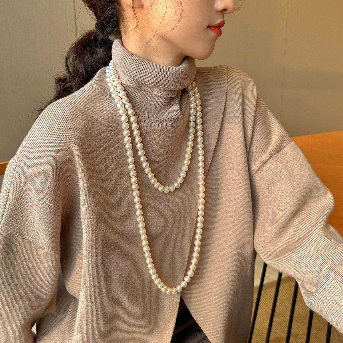 特馈！正圆强光施家仿珍珠气质长款春秋毛衣链高级感小众简约项链
