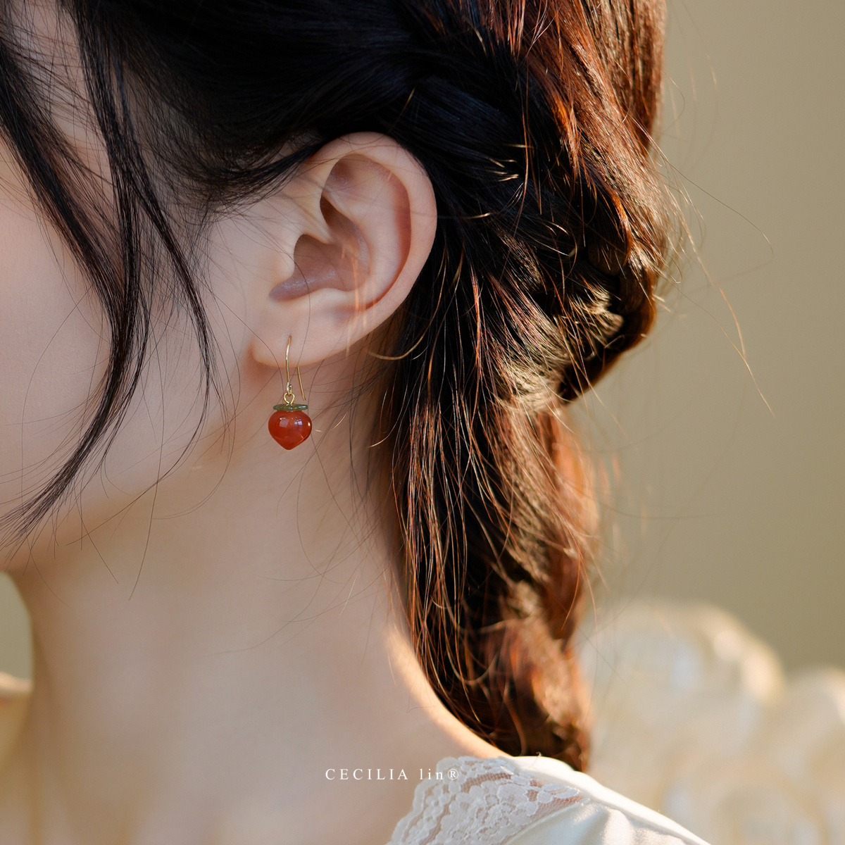 赛赛莉安高品质南红玛瑙桃子耳环