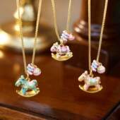 赛赛莉安马上有钱旋转木马彩色马卡龙珐琅项链生日礼物女2025新款