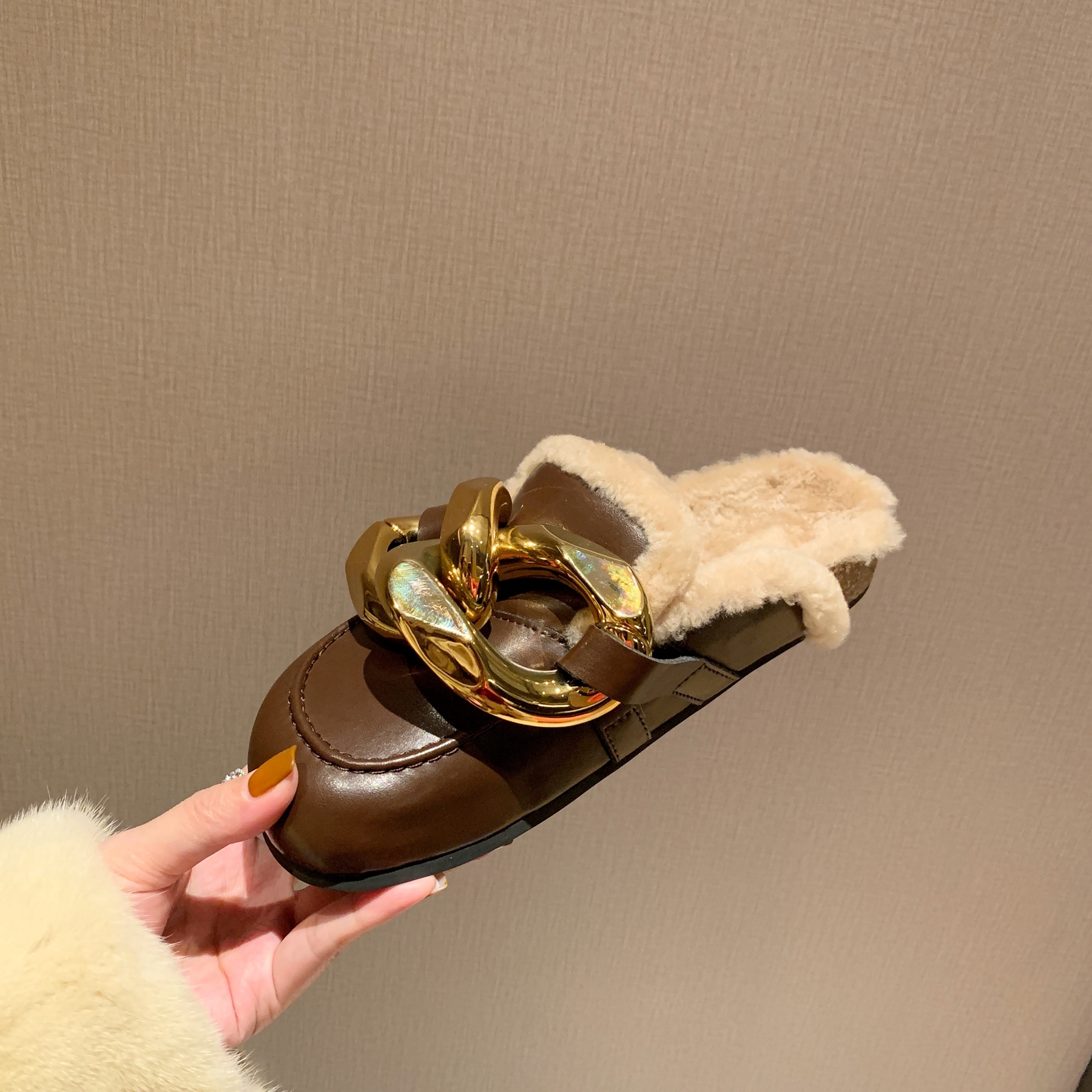 InkingPot皮毛一体大链条拖鞋