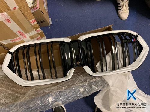 bmw原厂雷霆版侧腮尾标轮毂中网