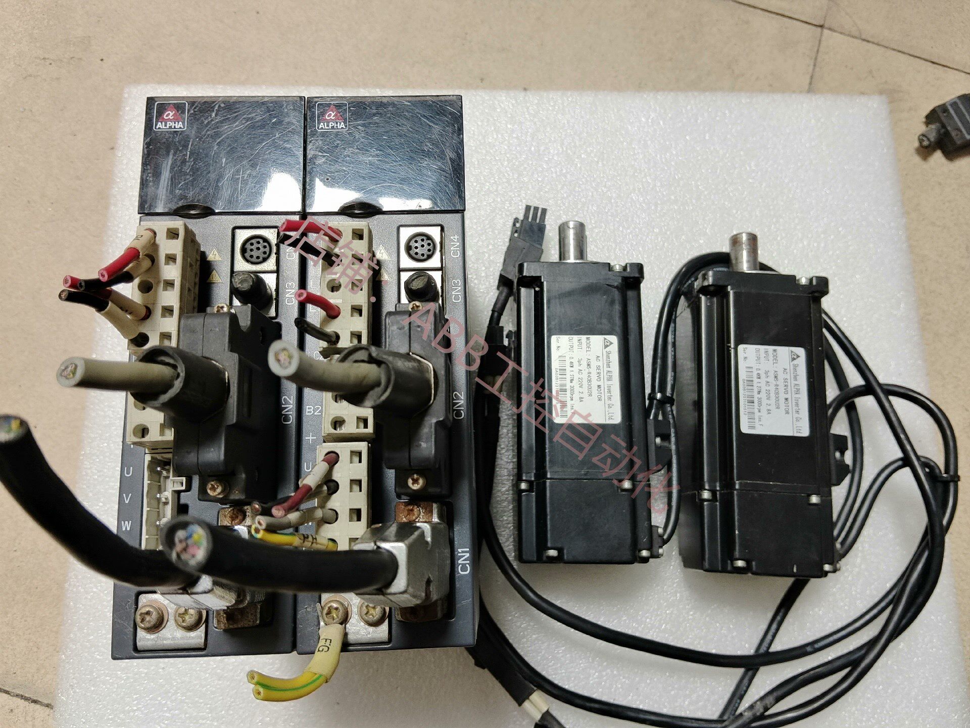 阿尔法驱动器as100a-2r8m2u伺服电机asm s-r40b30u2r两套
