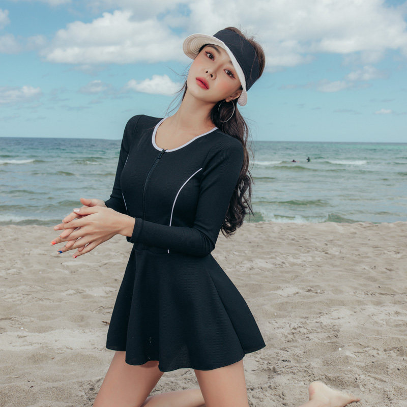 三奇 游泳衣女 连体裙式 黑色显瘦长袖防晒海边保守平角裤泳装062