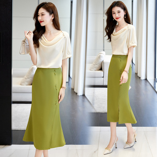2025年堆堆领钉钻洋气减龄衬衣百搭显瘦曲线扣半身裙套装