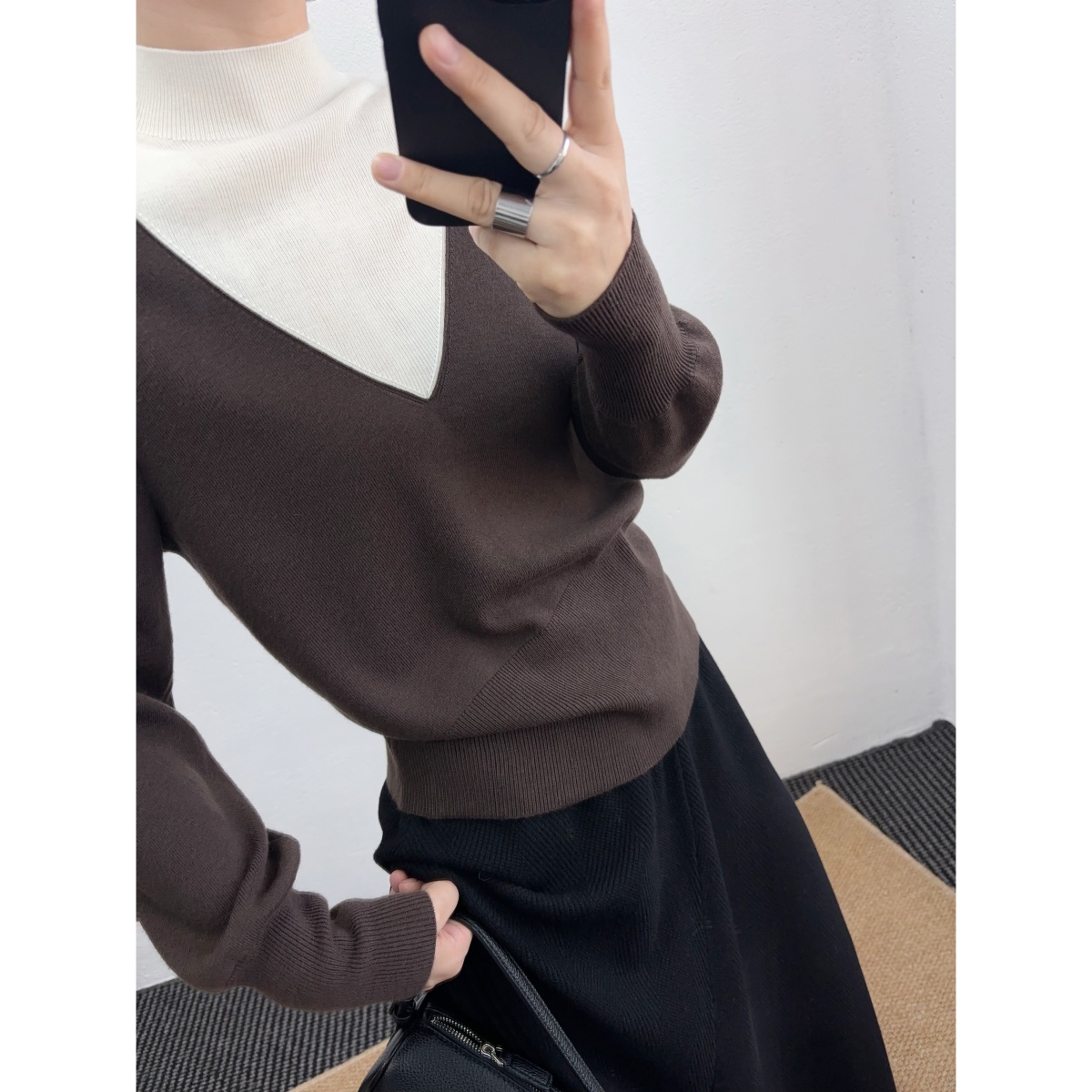 极简黑白拼色 半高领针织上衣打底衣女内搭高级感秋冬收腰通勤