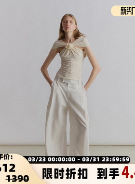 VIKTORIA CHAN 春季立体花朵交叉带露肩褶皱镂空无袖上衣 银泰