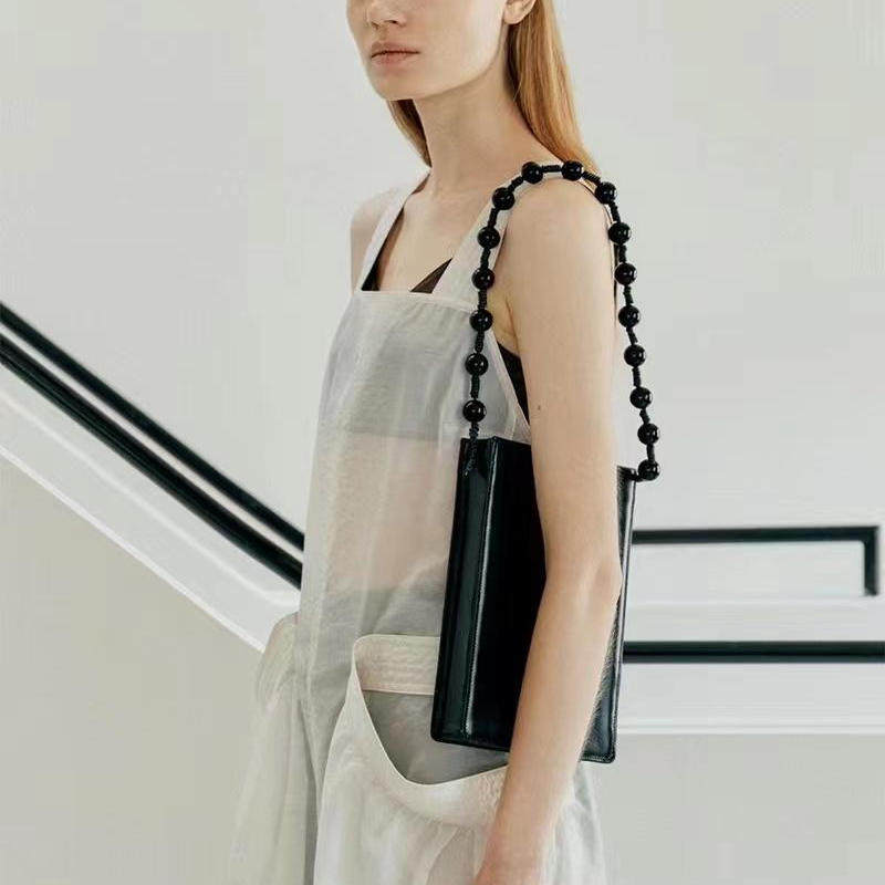 Low Classic 春夏款女士黑色牛皮串珠肩带单肩包银泰百货 301596,箱包皮具/热销女包/男包,通用款女包,淘宝优惠券,粉丝福利购,淘宝优惠卷