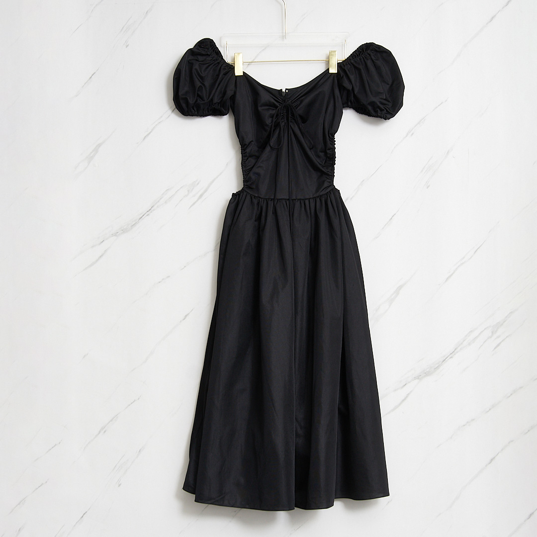 pushBUTTON 潮流简约女士一字肩纯黑抽绳连衣裙银泰百货 301596