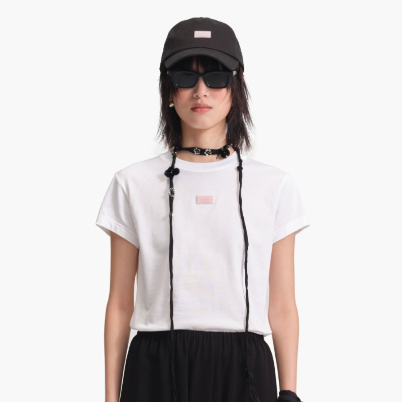 concise-white/简白 女士粉标修身T恤设计师品牌  301257