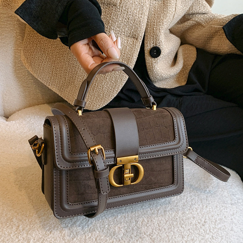 今年流行2024新款复古手提小方包高级质感小众设计轻奢单肩包,箱包皮具/热销女包/男包,小方包,淘宝优惠券,粉丝福利购,淘宝优惠卷