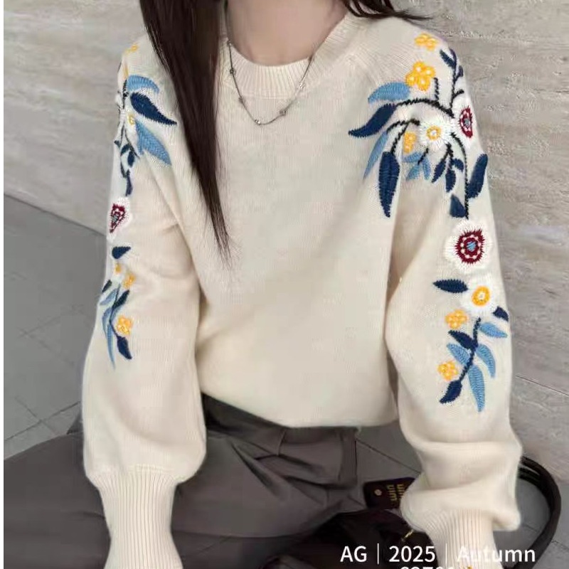 M.Y原创 刺绣花朵圆领套头毛衣女秋季洋气宽松百搭打底针织衫上衣