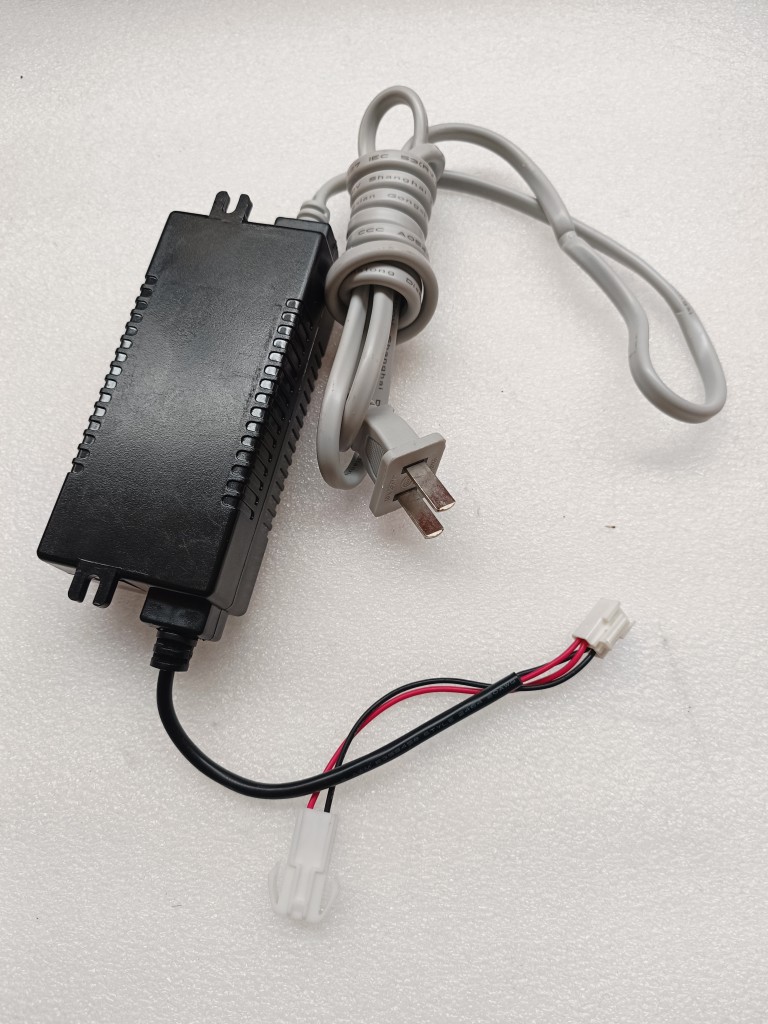 净水机原装24V2.5A电源 AD-24025 防火防雷阻燃抗干扰 CQC 带灯