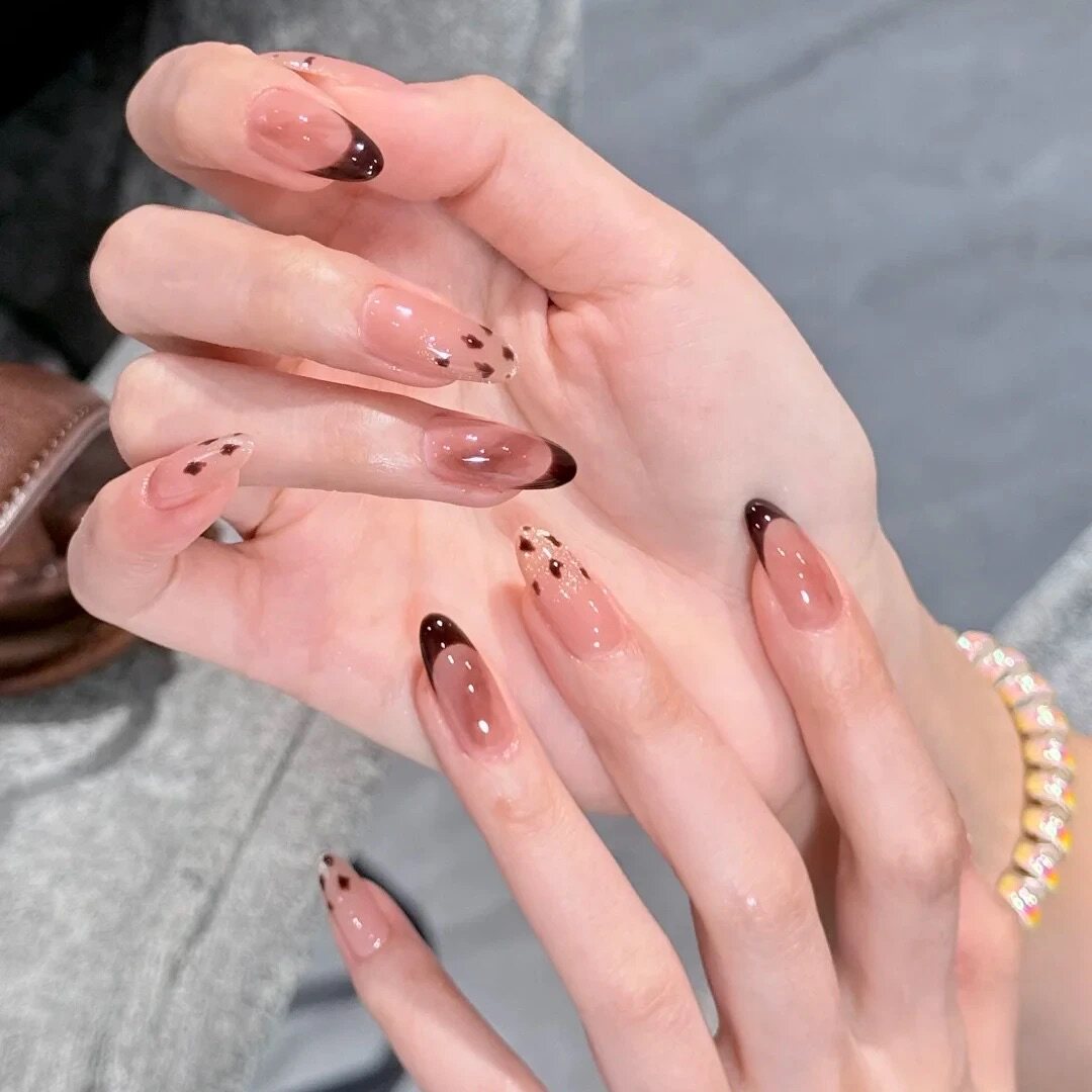 琥珀色猫眼豹纹美甲秋冬显白焦糖色高质量穿戴甲片高级感