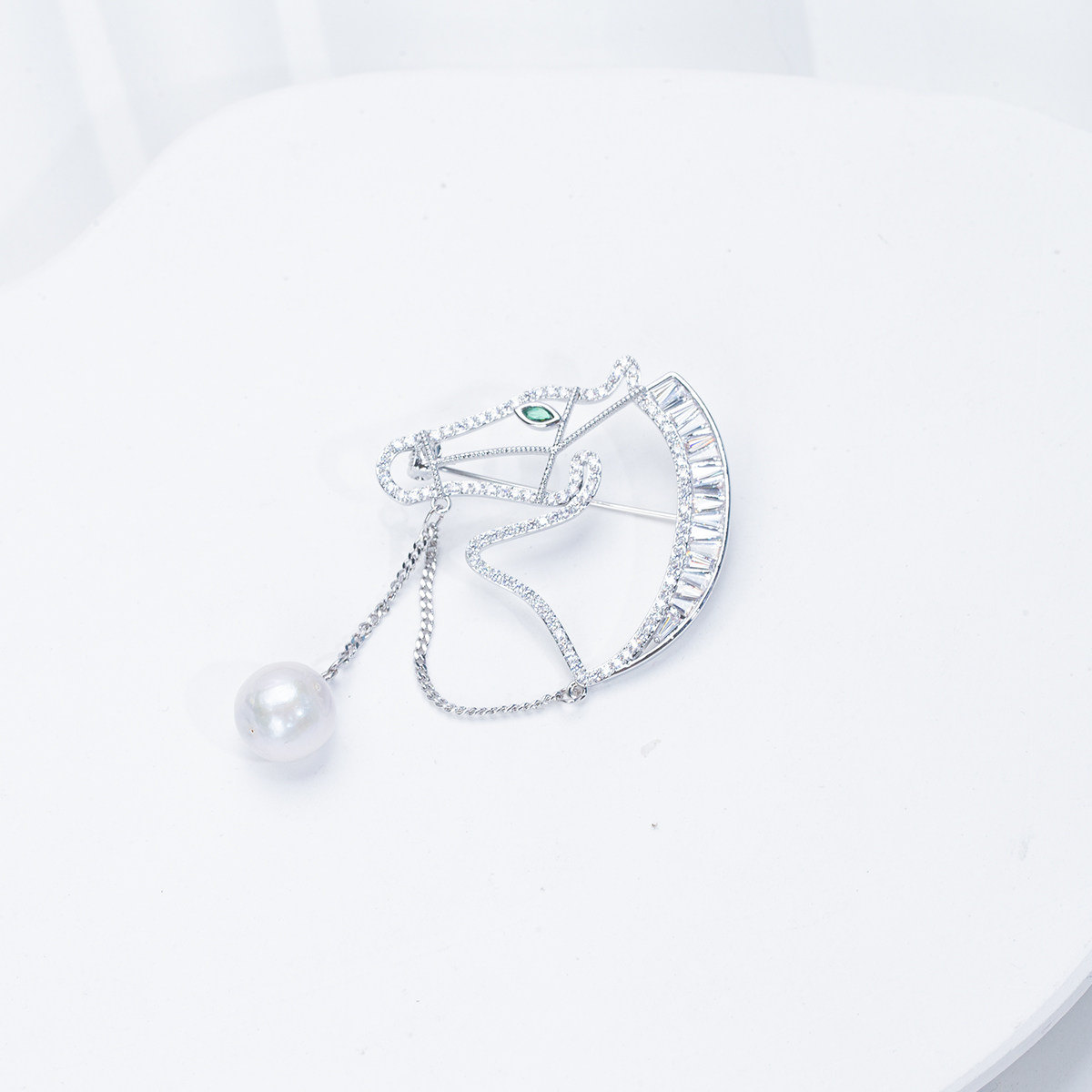 【以梦为马】群镶满锆天然淡水圆形巴洛克珍珠胸针