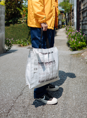 FLOAT国潮原创大容量男女字母单肩包简约文字书包便携环保购物袋