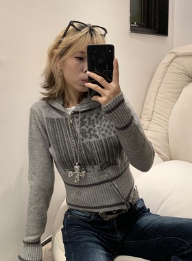 复古高领拉链针织衫小众设计感印花修身显瘦短款不规则开叉毛衣女