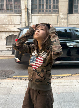 美式复古迷彩连帽开衫卫衣秋季宽松显瘦爱心印花个性设计感短外套