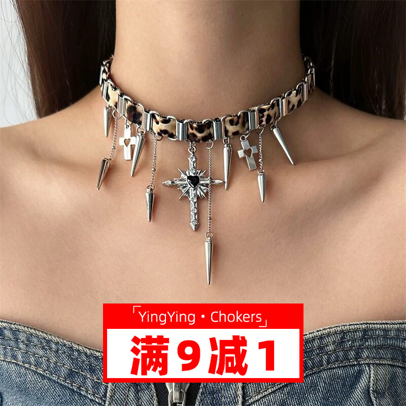 哥特辣妹风豹纹铆钉十字架项圈女chocker秋冬甜酷百搭项链颈链潮