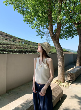 BBen 清冷诧寂 花朵针织马甲背心女2025夏季新款无袖甜美内搭上衣